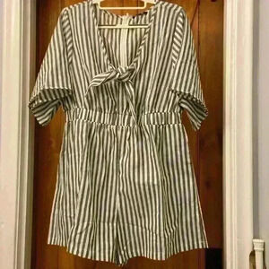 Striped Print Pocket Knot Flutter Sleeve Jumpsuit by Bloomchic. Size 12 New